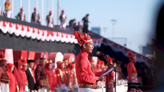 Ketua DPRD Makasaar Rudianto Lallo Bacakan Teks Proklamasi Peringatan HUT RI ke-78