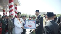 Bupati Luwu Serahkan Piagam Penghargaan Kepada Para Inovator Program