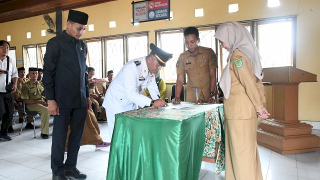 Serah terima jabatan Camat Masamba dihadiri langsung Bupati Luwu Utara Indah Putri Indriani. Indah menyampaikan jelang tahun politik, camat harus manjaga kondusifitas wilayahnya.