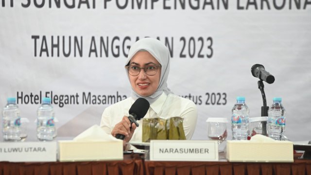 Bupati Luwu Utara, Indah Putri Indriani menghadiri Sidang Tim Koordinasi Pengelolaan Sumber Daya Air wilayah Sungai Pompengan Larona di Hotel Elegant Masamba.