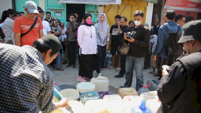 Fatmawati Rusdi Tinjau Wilayah Kekeringan di Kecamatan Ujung Tanah