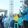 Hayarna Serahkan Bantuan Percepatan Penghapusan Kemiskinan Ekstrim