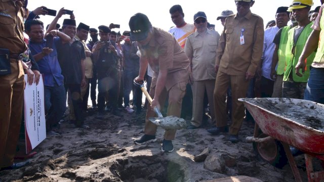 Di Akhir Masa Jabatan, Gubernur Sulsel Lakukan Peletakan Batu Pertama