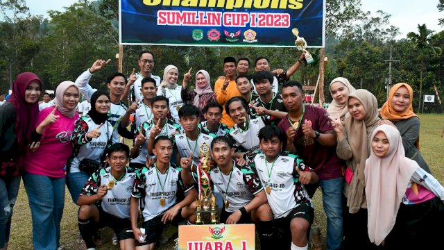 Bupati Lutra Tutup Turnamen Soccer Sumilin Cup I