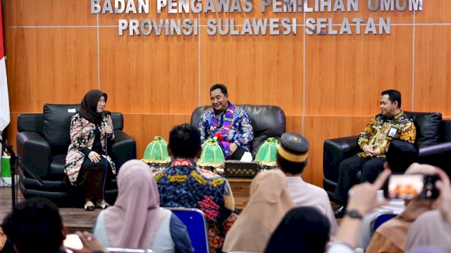 Pj Gubernur Sulsel Bahtiar Kunjungi Kantor Bawaslu Sulsel