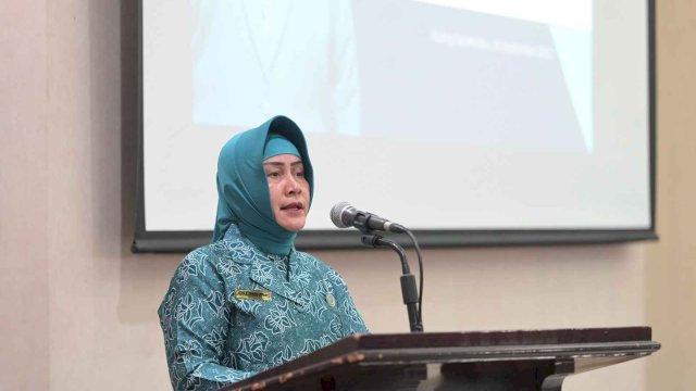 Ketua TP PKK Kota Makassar, Indira Yusuf Ismail secara resmi mengukuhkan pengurus dan anggota PKK Remaja Kota Makassar periode 2023-2026. Acara tersebut berlangsung di Ruang Sipakatau Balai Kota Makassar, Sabtu (16/9/2023).