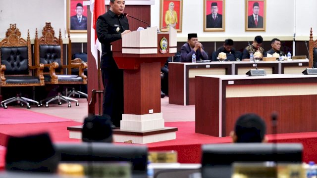 Pj Gubernur Bahtiar Baharuddin Perdana Rapat Paripurna, Begini Perasaanya