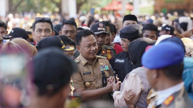 Diantar Ribuan Warga Bantaeng di Akhir Masa Jabatan, Ilham Azikin Titip Jaga Kebersamaan