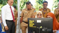 Realisasi PBB 100 Persen, Bupati Andi Utta Beri Penghargaan