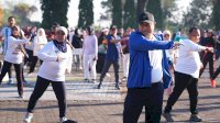 Pj Gubernur Bersama Istri Senam Pagi Bareng Pegawai Lingkup Pemprov Sulsel