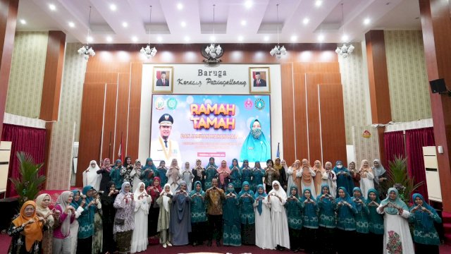 https://trotoar.id/2023/08/25/stand-booth-bapenda-di-f8-diserbu-pengunjung-firman-pagarra-kami-pelayan-masyarakat
