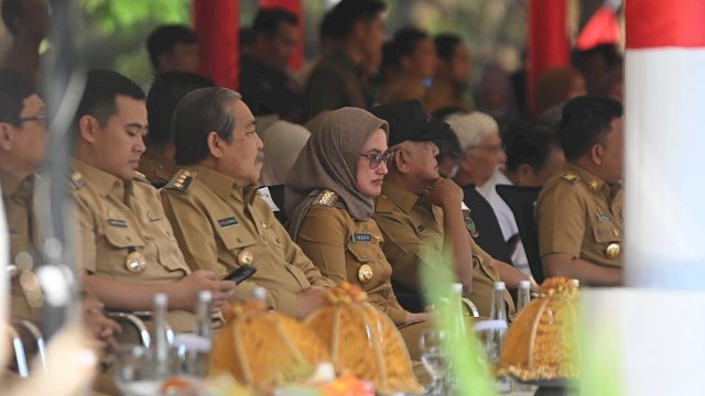 Bupati Luwu Utara, Indah Putri Indriani menghadiri Apel Besar Akhir Masa jabatan Andi Sudirman Sulaiman sebagai Gubernur Sulawesi Selatan (Sulsel) di Lapangan Upacara Kantor Gubernur Sulsel, Senin (4/9).