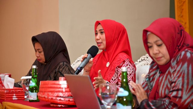 Penjabat (Pj) Ketua TP PKK Provinsi Sulawesi Selatan (Sulsel) Sofha Marwah Bahtiar melakukan silaturahmi dengan Pengurus PKK Sulsel, di Gedung Balai Kartini, Kamis (7/9/2023).