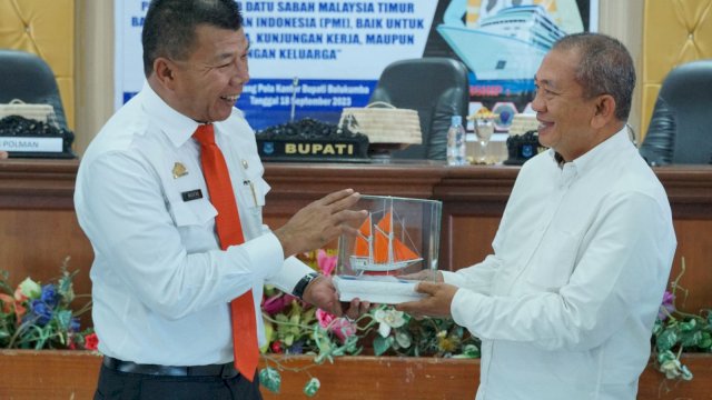 Bupati Polewali Mandar, Sulawesi Barat, H. Andi Ibrahim Masdar didampingi Asisten I bertandang ke Pemerintah Kabupaten (Pemkab) Bulukumba. 