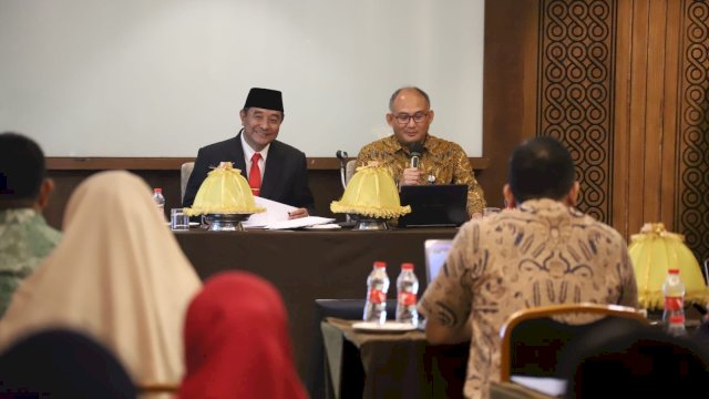 Penjabat Gubernur Sulsel, Bahtiar Baharuddin, optimistis bisa mempertajam program-program prioritas nasional di Sulsel. Seperti untuk mengatasi kemiskinan ekstrim dan penurunan stunting.&nbsp;