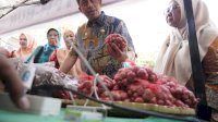 Tekan Inflasi Di Sulsel, PJ Sekda Buka Pasar Murah Gerakan Pangan Murah di Kecamatan Mariso
