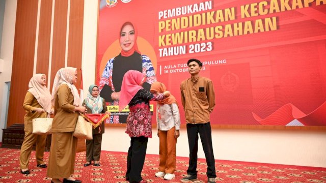 Dihadiri Sofha Marwah Bahtiar, Peringatan HKG PKK Kota Makassar Berlangsung Meriah