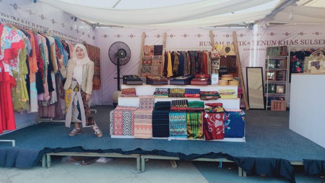 Dekranasda Sulsel Tampilkan Sejumlah UMKM dan IKM dalam Pentas Budaya HUT Sulsel ke-354 Tahun