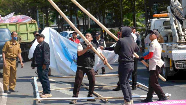 Bapenda Tertibkan  APK Tak Berizin di 500 Titik