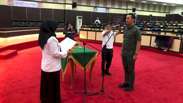 Besok Ian Latanro Resmi Menyandang Status Pak Dewan