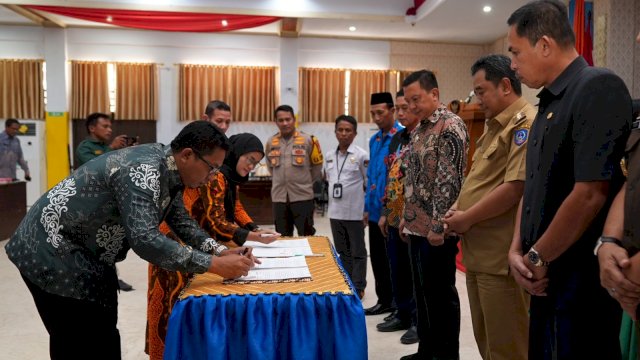 Pj Gubernur Sulsel Cek Kesiapan Pemilu Dan Pengendalian Inflasi dan Stunting di Selayar