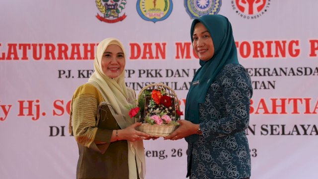 Sofha Marwah Bahtiar Motivasi Pengurus PKK dan Dekranasda Kepulauan Selayar