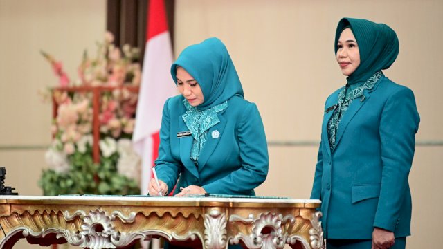 Sofha Marwah Bahtiar Lantik Pj Ketua TP PKK Enrekang dan Kota Parepare