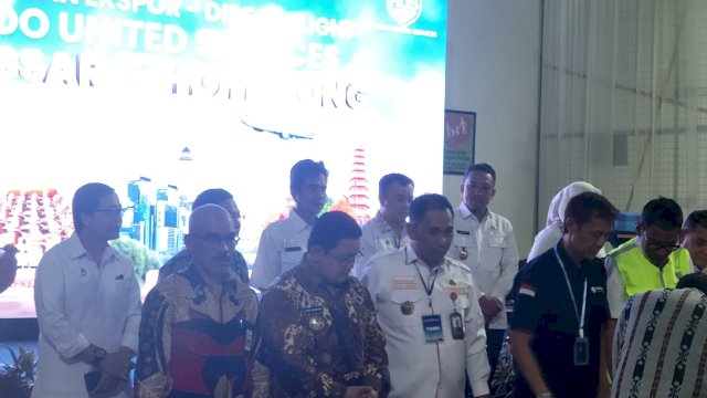 Wabup Lutra Hadiri Launching Ekspor Udara Ekspor Cargo Udara Makassar – Hongkong