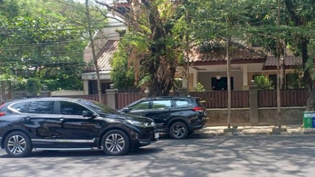 Usai di Tetapkan Tersangka Oleh KPK, SYL Tinggalkan Kediaman Orang Tuanya