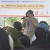 Warga Biringkanayya Curhat ke Nunung Dasniar Soal Pembayaran Air