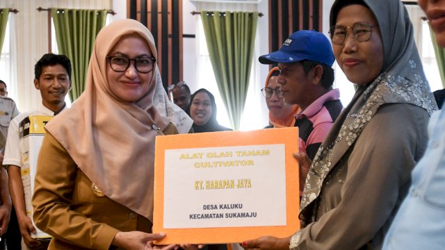 Ratusan Petani di Luwu Utara Terima Dana Klaim Asuransi Usaha Tani Padi