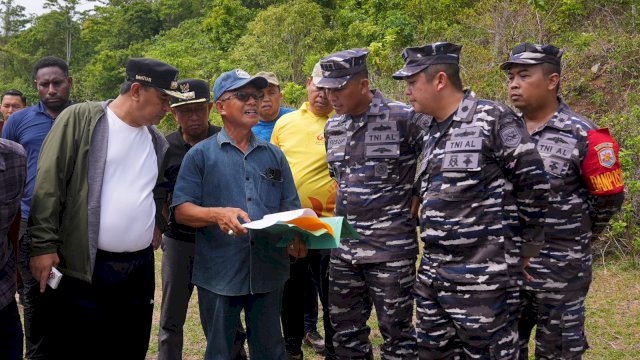 Pj Gubernur Bahtiar Tinjau Lahan Hibah Warga untuk Pembangunan Posal TNI AL di Bone