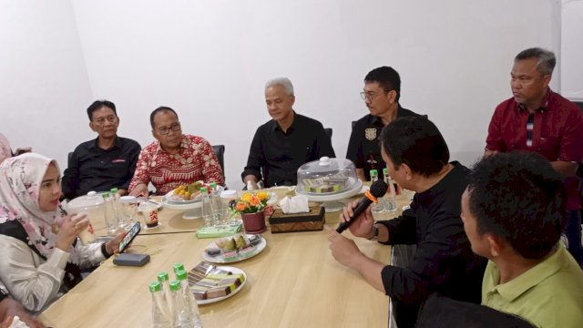 Ganjar Minta Timnya di Sulsel Awasi dan Laporkan Oknum Aparat Yang tidak Netral