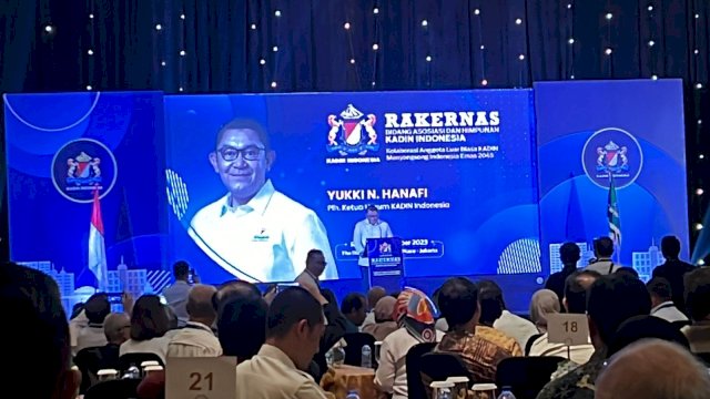 Pelaksana Harian Ketua Umum Kamar Dagang dan Industri (Kadin) Indonesia, Yukki Nugrahawan Hanafi menyampaikan bawah Kadin sebagai organisasi dunia industri tetap konsisten dengan aturan organisasi tidak memihak pada salah satu calon pasangan pilpres 2024.