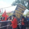 Massa Unjuk Rasa Diktator Gubernur Jelang Penetapan UMP