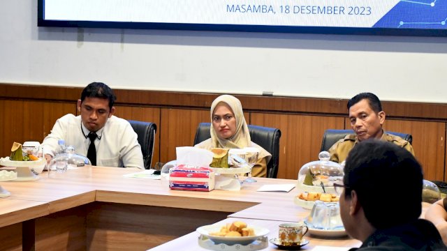 Bupati Lutra Gelar High Level Meeting Pengendalian Inflasi