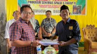 Muh Fauzi Serahkan Bantuan Sanimas Ke Perwakilan Enam Desa Di Lutra