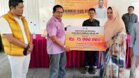 Muh Fauzi Serahkan Bantuan Penyertaan Modal BUMDES Senilai Rp75 Juta