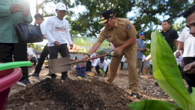 Pimpinan Ponpes DDI Mangkoso Dukung Budidaya Pisang Cavendish, Sejalan Program Pesantren