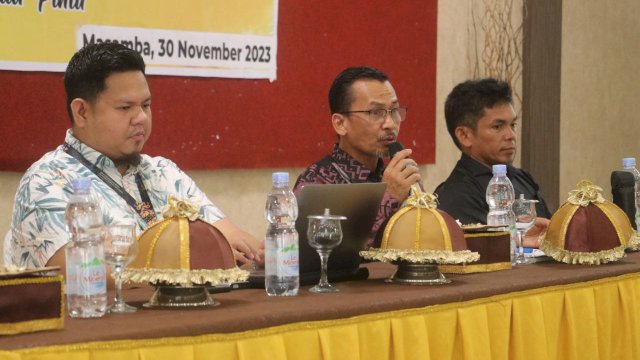 Masih banyak pelaku usaha penanaman modal di Indonesia, salah satunya di kabupaten Luwu Utara, yang belum paham tata cara pendaftaran izin usaha online. Maka dari itu, Bimbingan-Sosialisasi Implementasi Perizinan Berusaha dan Pengawasan Perizinan Usaha Berbasis Risiko menjadi solusi terbaik untuk memberikan pencerahan akan hal itu.&nbsp;