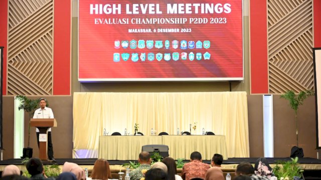 Pj Sekprov Sulsel, Andi Muhammad Arsjad, membuka secara resmi Rapat Koordinasi (Rakor) High Level Meeting Evaluasi Championship Tugas Percepatan dan Perluasan Digitalisasi Daerah (TP2DD) tahun 2023, yang dilaksanakan di Hotel Claro, Rabu, 6 Desember 2023.