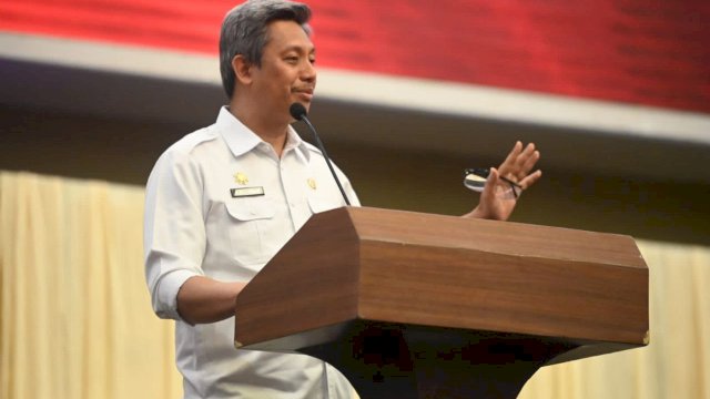 Pj Sekprov Sulsel, Andi Muhammad Arsjad, membuka secara resmi Rapat Koordinasi (Rakor) High Level Meeting Evaluasi Championship Tugas Percepatan dan Perluasan Digitalisasi Daerah (TP2DD) tahun 2023, yang dilaksanakan di Hotel Claro, Rabu, 6 Desember 2023.