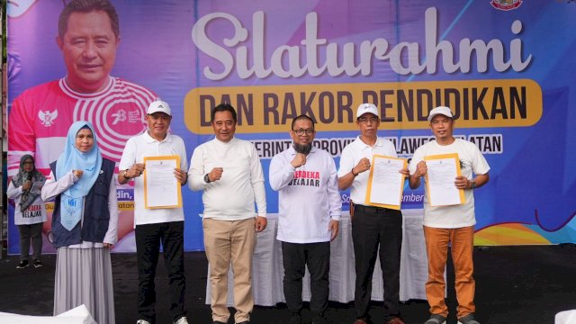 Penjabat Gubernur Sulsel, Bahtiar Baharuddin, membuka Rapat Koordinasi Bidang Pendidikan Tingkat Provinsi Sulawesi Selatan (Sulsel), di Taman Maccini Sombala, Sabtu, 9 Desember 2023.&nbsp;