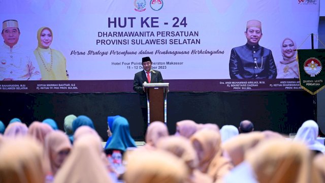 Dharma Wanita Persatuan (DWP) Provinsi Sulawesi Selatan (Sulsel) diminta ikut berperan aktif dalam penanganan inflasi, dengan menanam cabai. Diketahui, cabai merupakan salah satu komoditi penyebab inflasi.