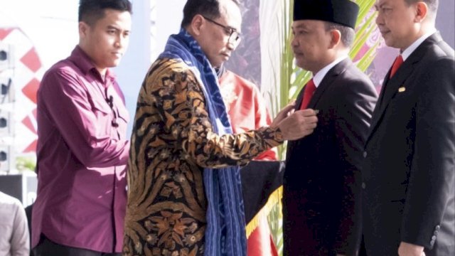 Kepemimpinan Ilham Azikin sebagai Bupati Bantaeng Periode 2018-2023 kembali meraih pengakuan dari pemerintah pusat. Ilham Azikin mampu menghadirkan dan mewariskan inovasi yang sampai saat ini terus dirasakan manfaatnya oleh masyarakat Bantaeng.
