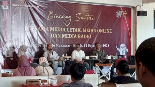 Komisi Pemilihan Umum (KPU) Provinsi Sulawesi selatan menggelar Bincang Santai bersama media cetak media Online dan media elektronik