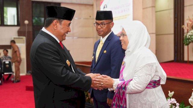 Masa jabatan Setiawan Aswad sebagai Penjabat (Pj) Bupati Takalar diperpanjang. Pj Gubernur Sulsel, Bahtiar Baharuddin, menyerahkan Surat Keputusan Menteri Dalam Negeri (Mendagri) tentang Perpanjangan Masa Jabatan Pj Bupati Kabupaten