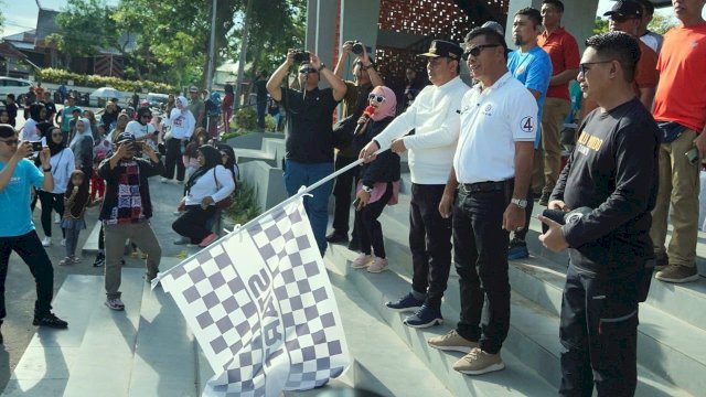 Pj Gubernur Sulsel Jalan Santai Lanjut Cek Harga Bahan Pokok Bulukumba