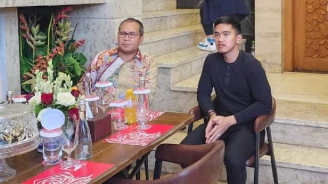 Danny Pomanto yang juga Politisi Partai Demokrasi Indonesia Perjuangan (PDIP) Sulawesi Selatan menjamu Kaesang Pangarep makan siang di kediaman pribadinya&nbsp; di Jalan Amirullah kecamatan Mamajang Kota Makassar&nbsp;