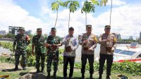 Walikota Makassar Bersama TNA Ada Tanam Pohon di Kawasan CPI